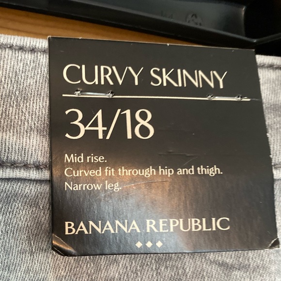 Banana Republic Grey Wash Skinny Jeans - Picture 5 of 11
